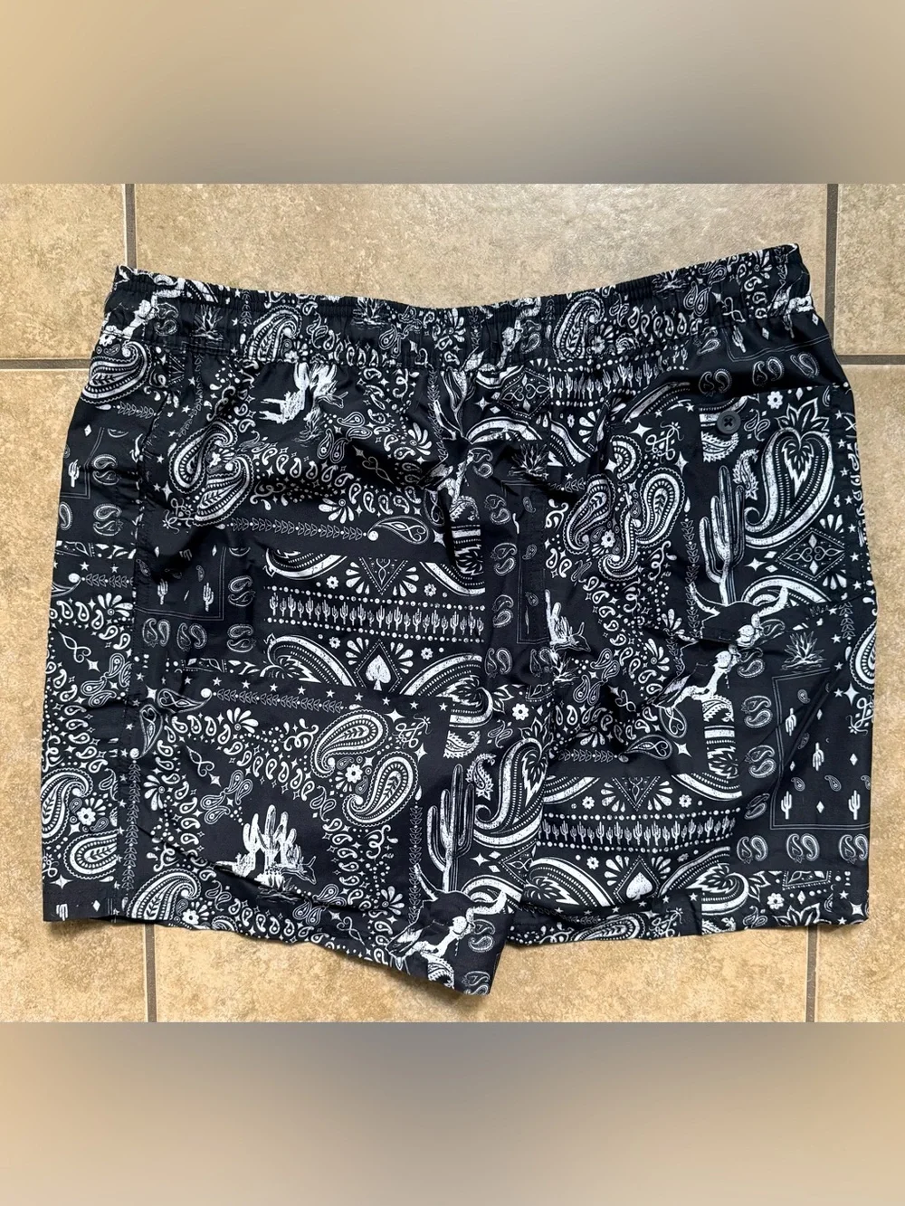 Swim Trunks Men’s Size Large Shorts No Boundaries Bandana Paisley FAST SHIPPING